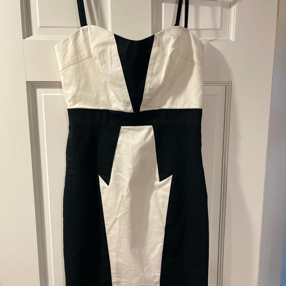 Bebe Size 4 Black and White short dress